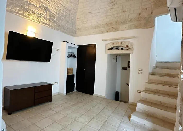 Angolo Vista Mare 오스투니