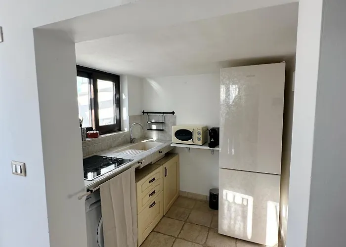 아파트 Angolo Vista Mare 오스투니