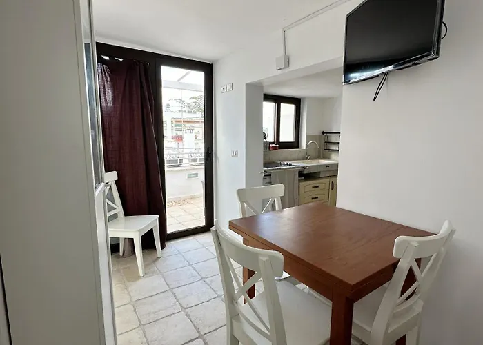 아파트 Angolo Vista Mare 오스투니